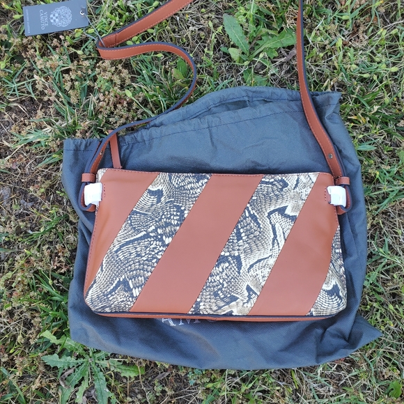 VINCE CAMUTO CASIA CLUTCH CROSSBODY BAG Leather NWT - Picture 1 of 11